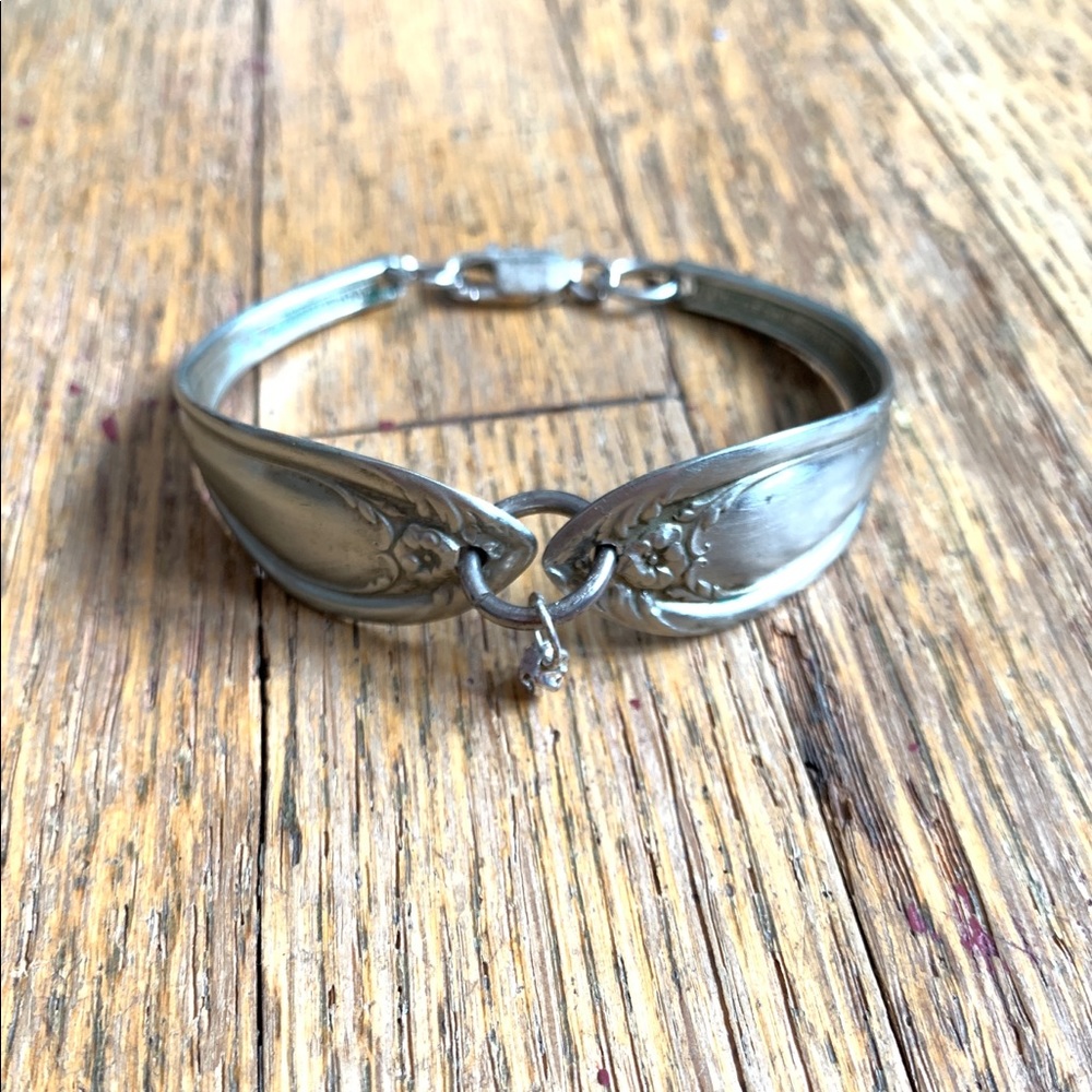 Very unique & gorgeous Silver Bracelet with Charm. 7”❤️so pretty! Made in Pei